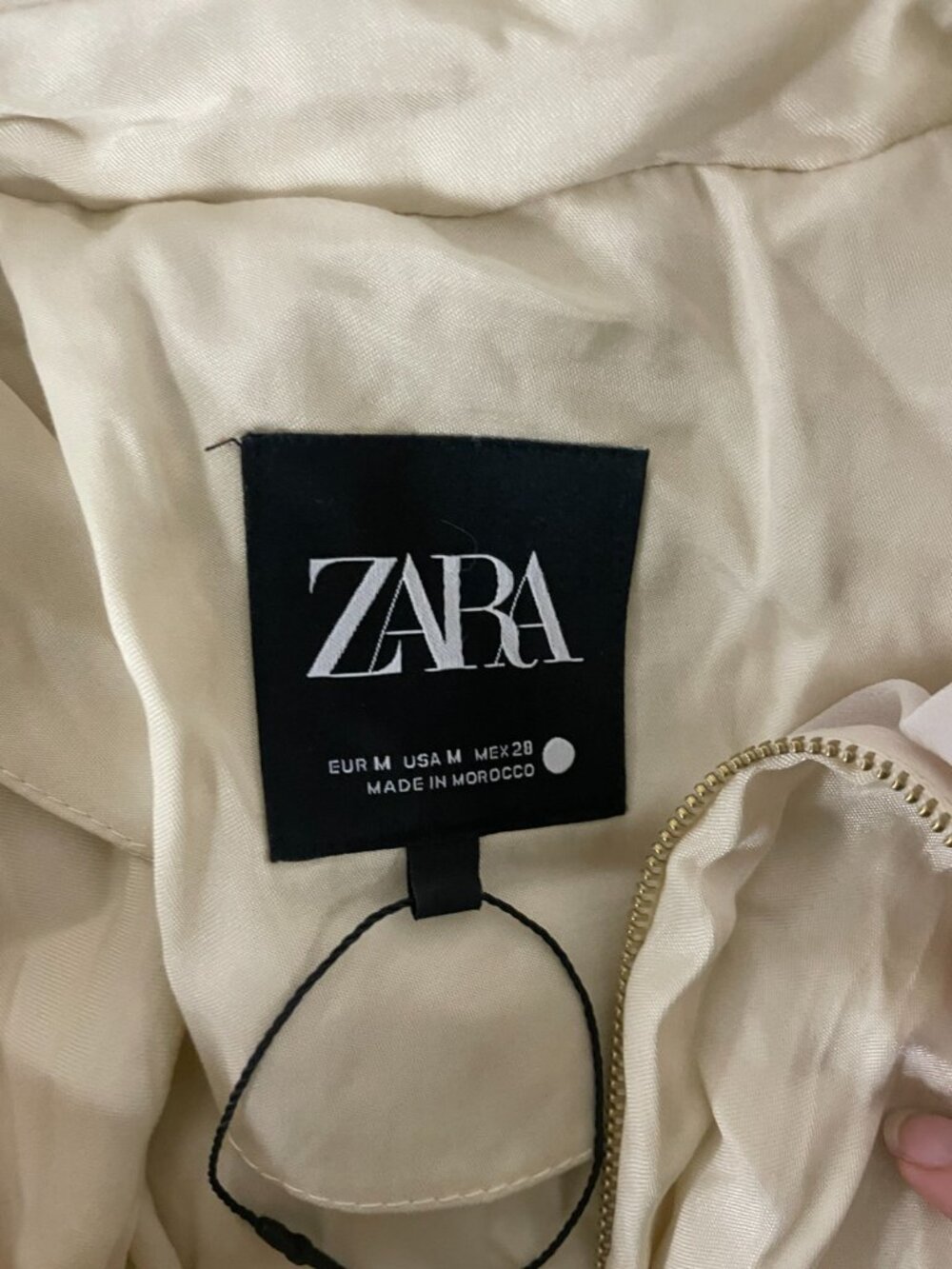 Zara Womens Puffed Bomber Jacket Satin Medium Ecru Voluminous 2814/404 NWOT - Picture 7 of 14
